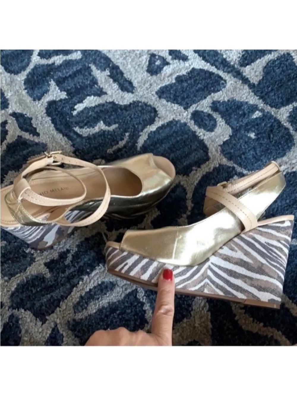 Antonia Melani Leather Wedge platform heeled Sandals/Shoes Sz 7 Gold Animal